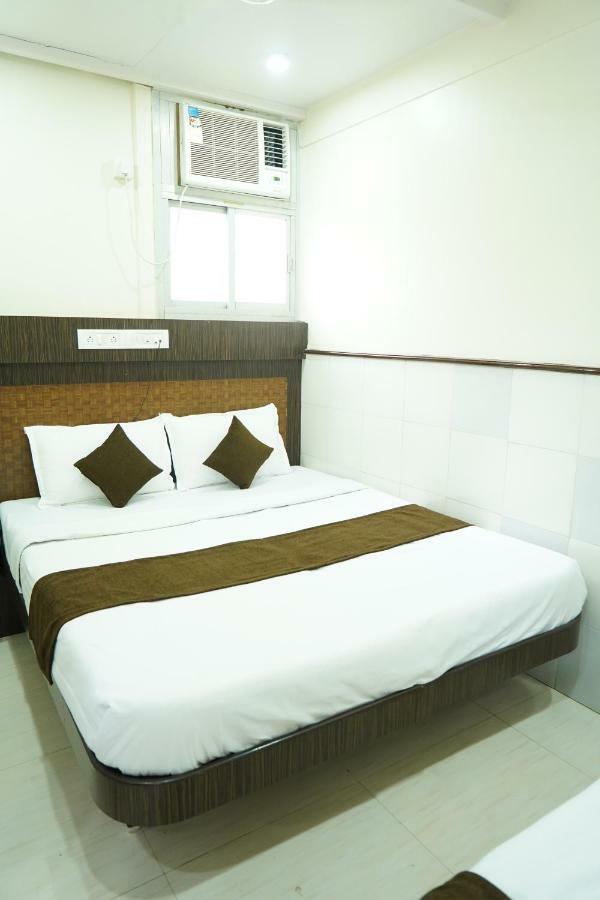 Sharda Residency Hotel Mumbai Exterior foto